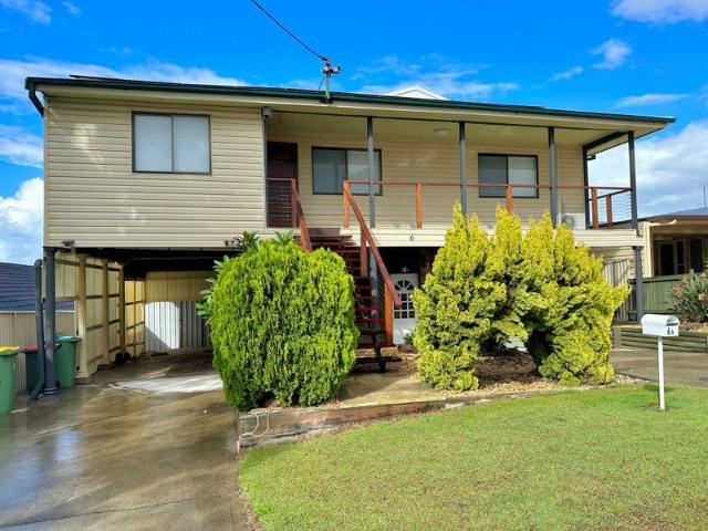 Upstairs Home With Amazing Views & Large Yard