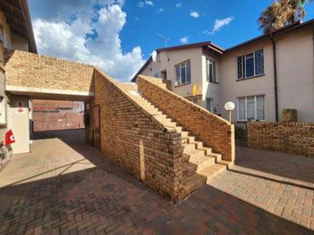 upstairs lock up and go townhouse