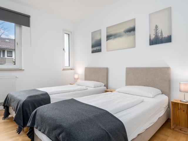 Upscale fitter apartment | box spring beds | smart TV | washer dryer