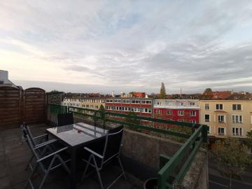 Upscale penthouse in Mitte Nord with a huge 65sqm roof terrace and an amazing view, Dortmund Amsterdam Apartments for Rent