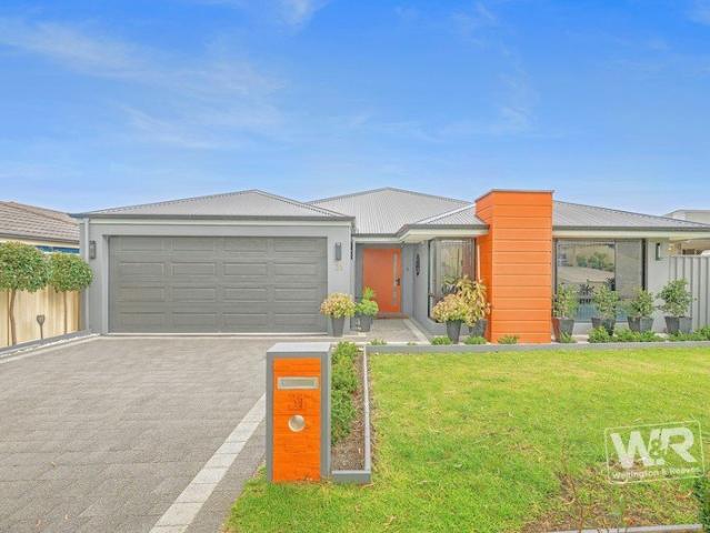 UPSCALED STYLE IN PARKLAND ESTATE SURROUNDS