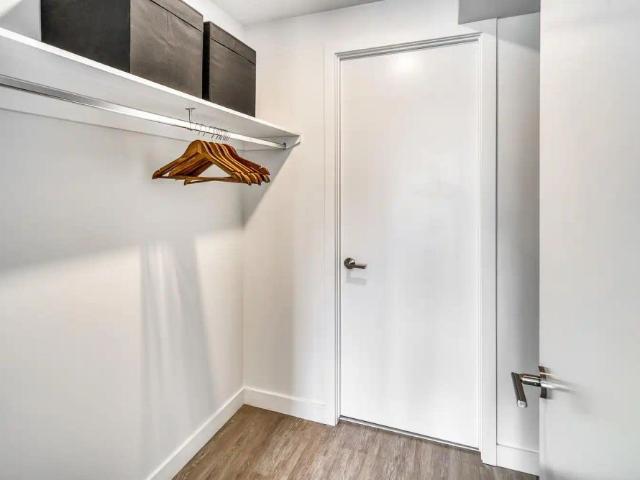 UPTEN Apartment 201 10th Ave SE — 1 Bedroom X01