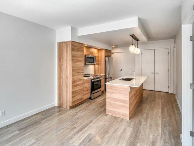 UPTEN Apartment 201 10th Ave SE — 1 Bedroom X07