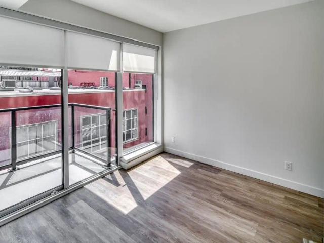UPTEN Apartment 201 10th Ave SE — 2 Bedroom X010
