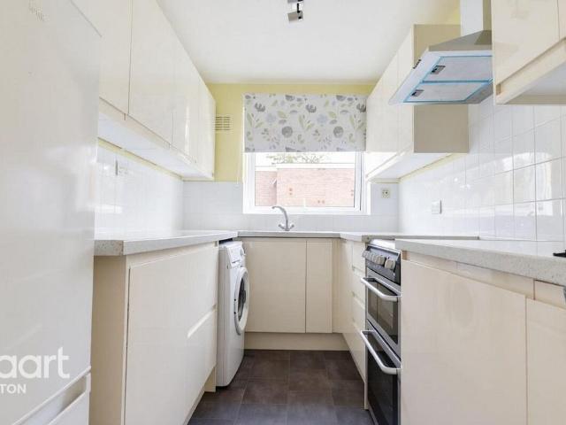 Upton Dene, SUTTON 2 bed flat to rent £1,750 pcm £404 pw