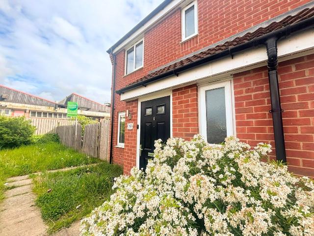 Upton Drive, Burton On Trent DE14, 3 bed property to rent, £1,200 pcm | PrimeLocation
