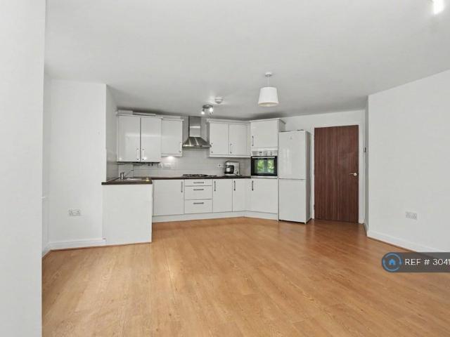 Upton Grange, Chester, CH2 2 bed flat to rent £1,100 pcm £254 pw