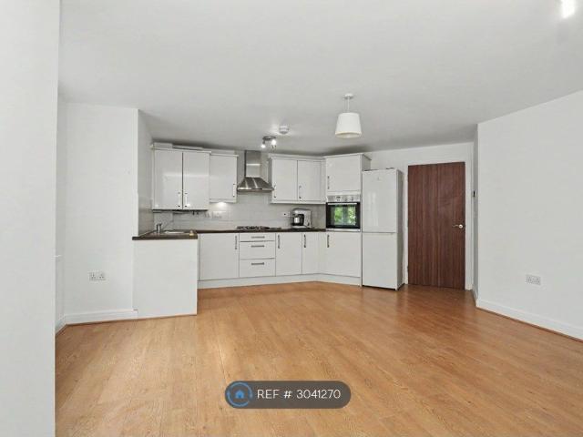 Upton Grange, Chester CH2, 2 bed flat to rent, £1,100 pcm | PrimeLocation
