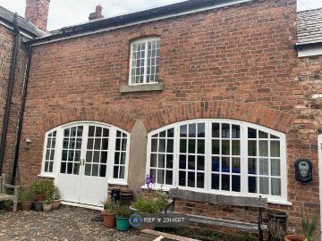 Upton Lane, Chester CH2, 2 bed flat to rent, £1,150 pcm | PrimeLocation