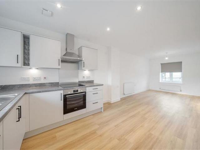 Upton NN5 3 bed semi detached house to rent £1,575 pcm £363 pw