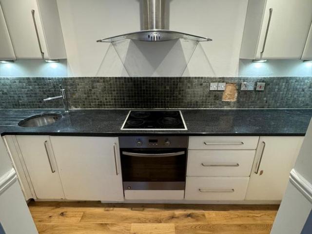 Upton Park, Slough, Berkshire SL1, 2 bed flat to rent, £1,375 pcm | PrimeLocation