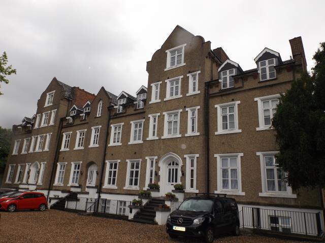 Upton Park, Slough, SL1 1 bed flat to rent £900 pcm £208 pw