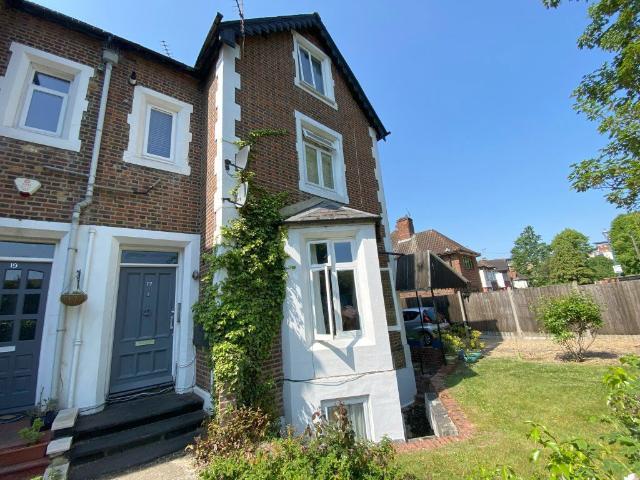 Upton Park, Slough SL1, Studio to rent, £750 pcm | PrimeLocation