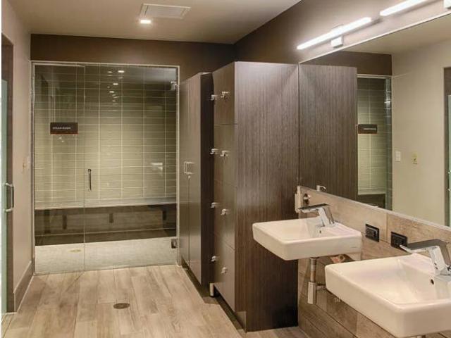 UPTOWN 2 BED/2 BA GREAt VIEWS