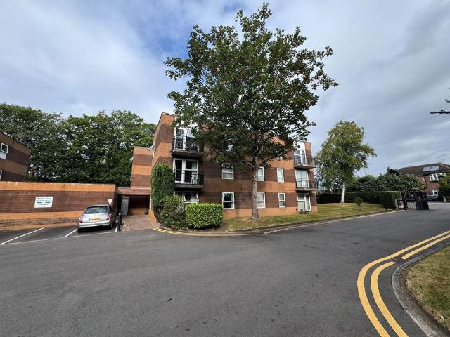 Urmston Lane, Stretford, M32 1 bed flat to rent £950 pcm £219 pw