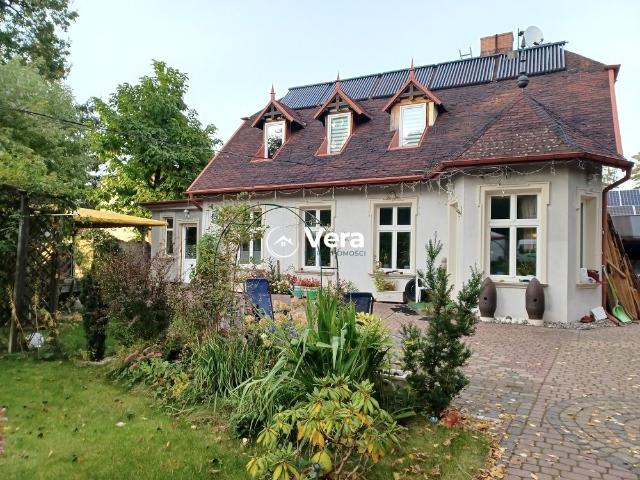 Urokliwa willa Bogdanówka z 1910 r. 260 m², ogrzewanie solarne
