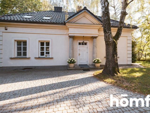 Urokliwa przedwojenna willa 200 m2 z tarasem i garażem