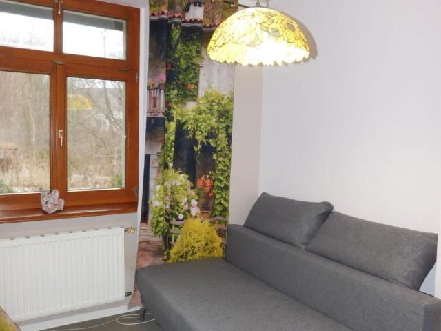 Urokliwe 2 pokojowe mieszkanie z ogródkiem w Lądku Zdroju polecam!