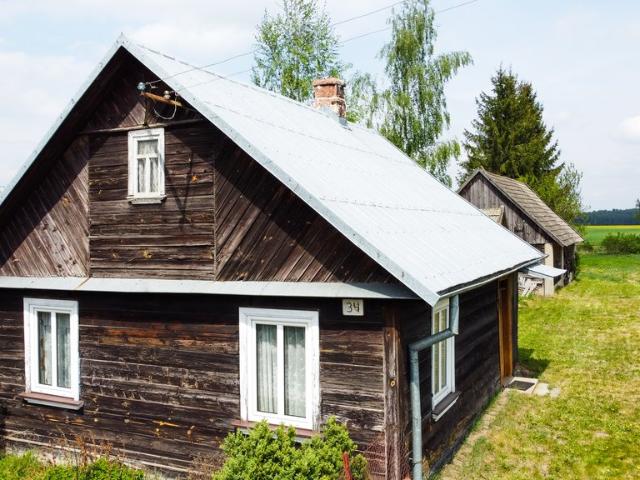 Urokliwe siedlisko 50 m² z potencjałem i dużą działką