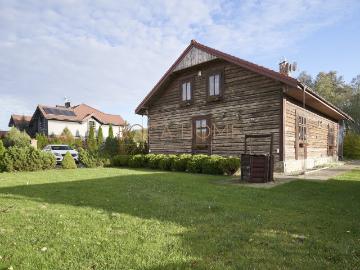 Urokliwe siedlisko na Mazurach z domem 205 m2 i nowoczesnymi domkami