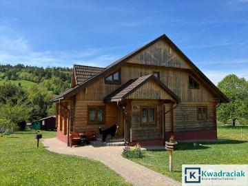 Urokliwe siedlisko z domem 244 m² i infrastrukturą turystyczną