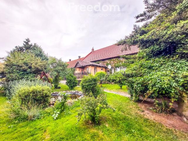 Do sprzedania urokliwe siedlisko 222 m² z dużą działką 3452 m²