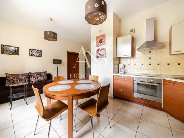 Urokliwy 2 pokojowy apartament z balkonem w Willi Józefina