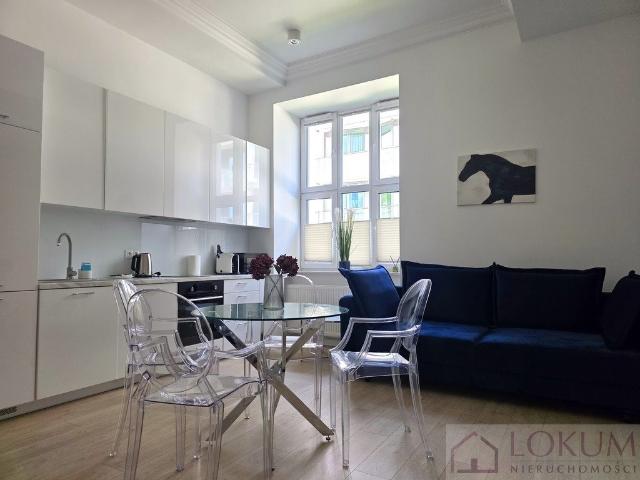 Urokliwy apartament 39 m² w odrestaurowanej kamienicy polecam