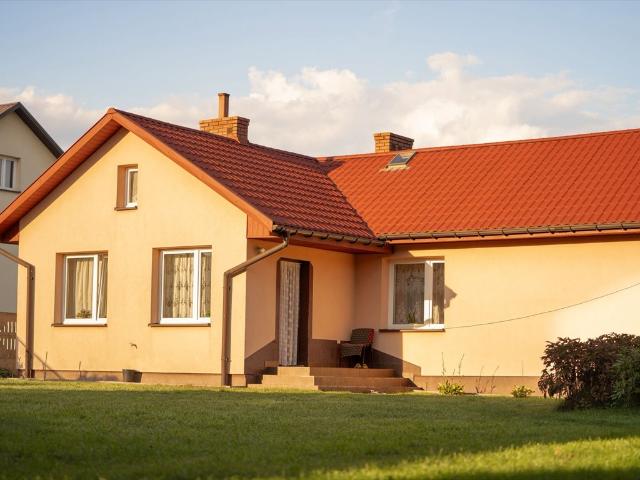 Urokliwy dom 110 m² z ogrodem i lasem w Kostera