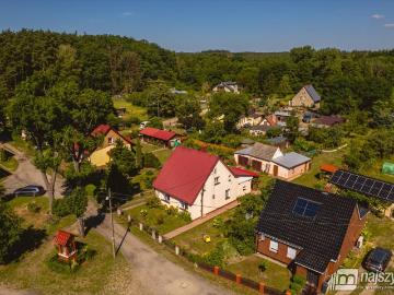 Urokliwy dom 120 m2 przy lesie z dużą działką i budynkami