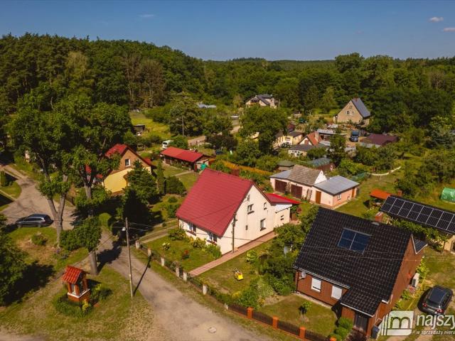 Urokliwy dom 120 m2 przy lesie z dużą działką i budynkami