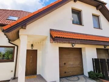 Urokliwy dom 135 m² z kominkiem i dużym tarasem
