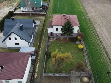Urokliwy dom 180 m² z dużą działką i garażem