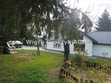 Urokliwy dom 60 m² z garażem i ogródkiem w Łomiankach