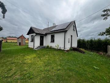 Urokliwy dom 75 m2 na dużej działce w Wilkowie