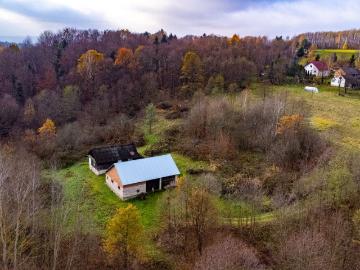 Urokliwy dom 80 m² z potencjałem w spokojnej okolicy