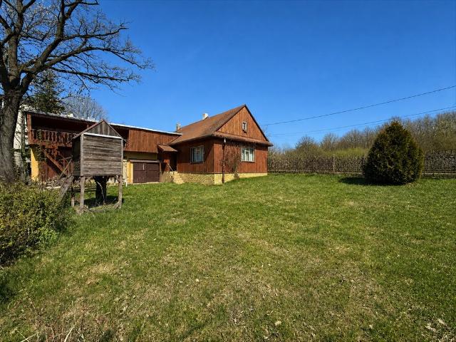 Urokliwy dom 84 m² z ogrodem i strychem w Ryczowie