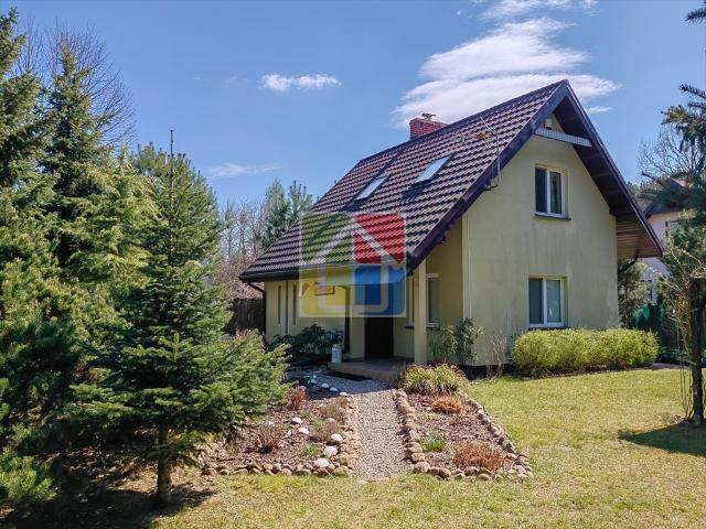 Sprzedam urokliwy dom letniskowy 74 m² blisko Jeziora Lucieńskiego