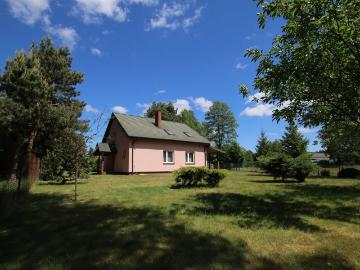 Urokliwy dom letniskowy 140 m2 z dużym tarasem