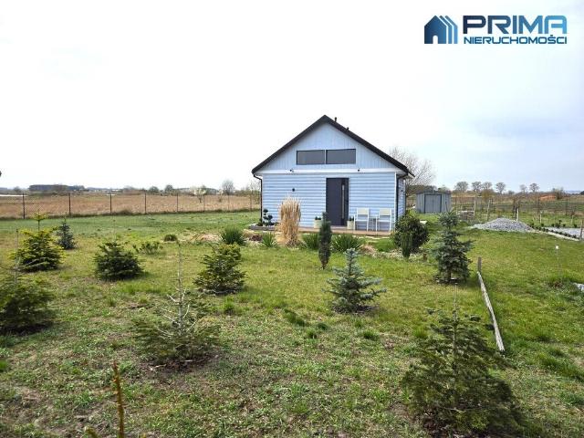 Urokliwy dom na jeziorze z tarasami i działką 3700 m²
