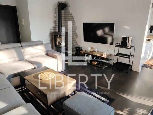 Urokliwy dom szeregowy 134 m2, garaż, cicha okolica