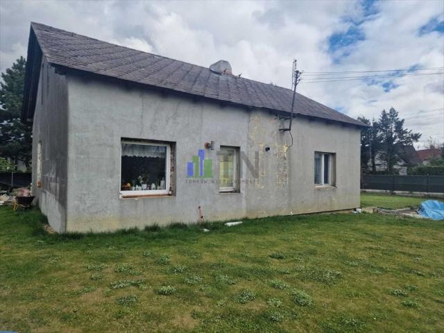 Urokliwy dom przedwojenny 150 m2 z kominkiem i strychem