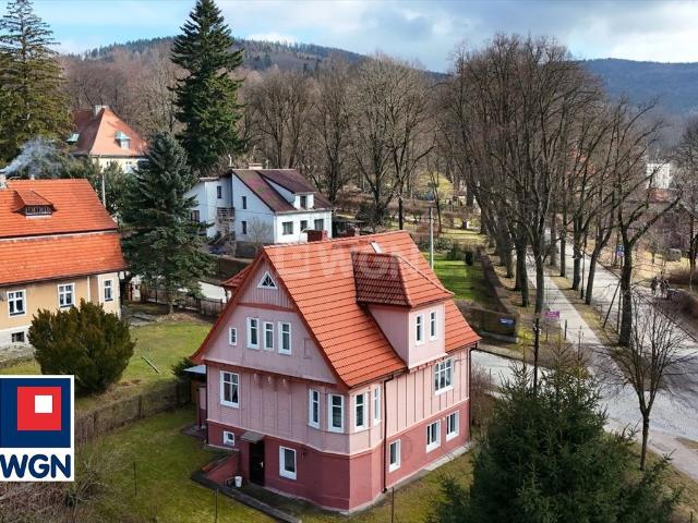 Urokliwy dom 217 m² w uzdrowisku Lądek Zdrój 7 pokoi