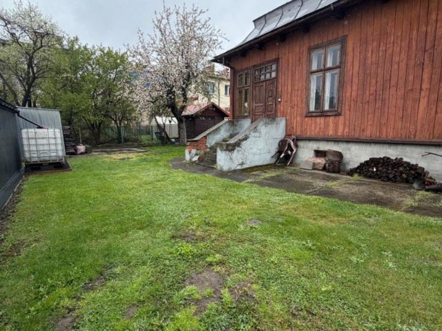 Urokliwy dom z bali w centrum Dębicy, 110 m²