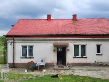 Urokliwy dom z dużą działką, meble i sprzęt w cenie