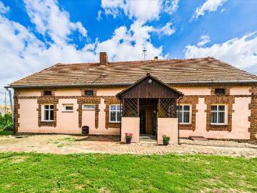 Urokliwy dom z duszą, 4 pokoje, ogród i zabudowania