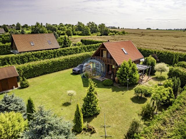 Urokliwy dom z gościnnym domek na 2000 m² działce