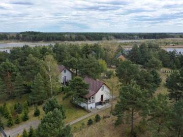 Urokliwy dom z kominkiem, tarasem nad wodą, 85 m²