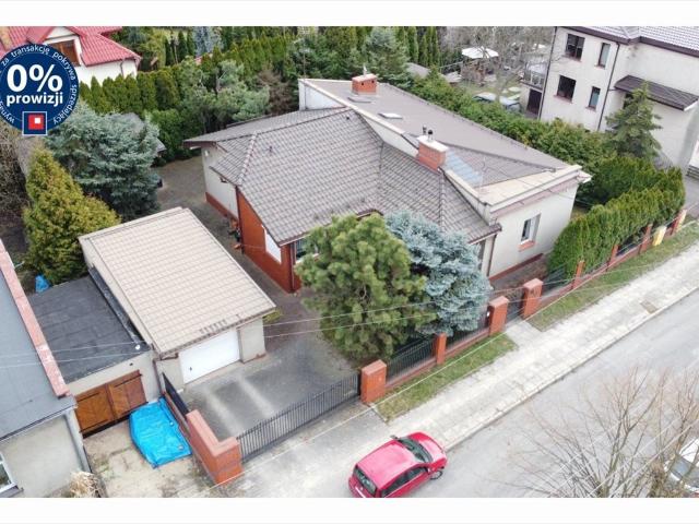 Sprzedam klimatyczny dom 126 m² z garażami w Piotrkowie