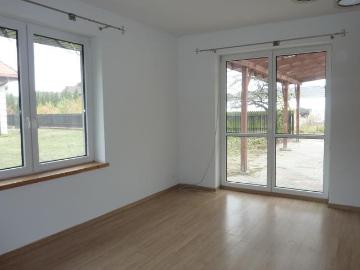 Urokliwy domek 70 m² z kominkiem i garażem